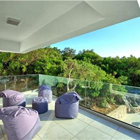 4 bedroom villa with infinity pool and sea view in Perithia, Corfu, sleeps 9